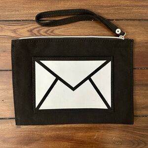 Chic Retro Black and White Envelope Wristlet